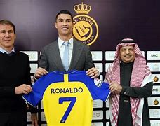 Ronaldo Dibayar Berapa